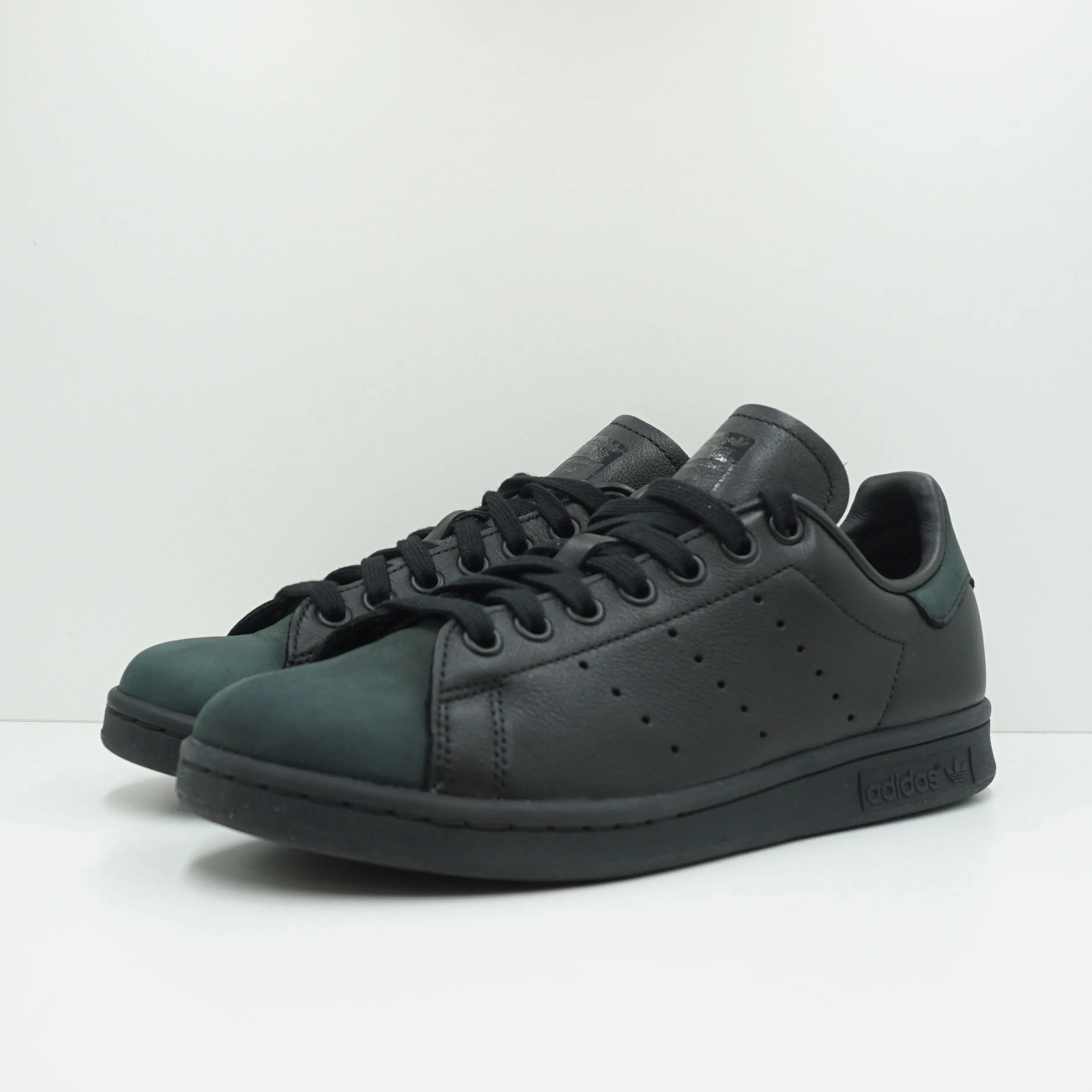 Adidas Stan Smith Triple Core Black (Suede Toe)