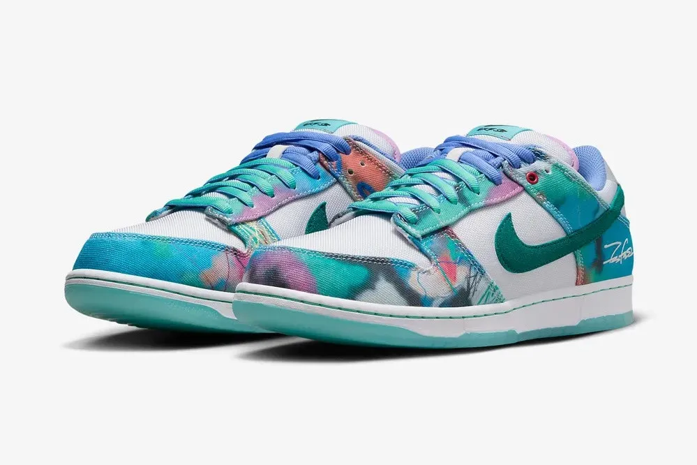 Futura Laboratories x Nike SB Dunk Low Bleached Aqua Geode Teal White HF6061-400