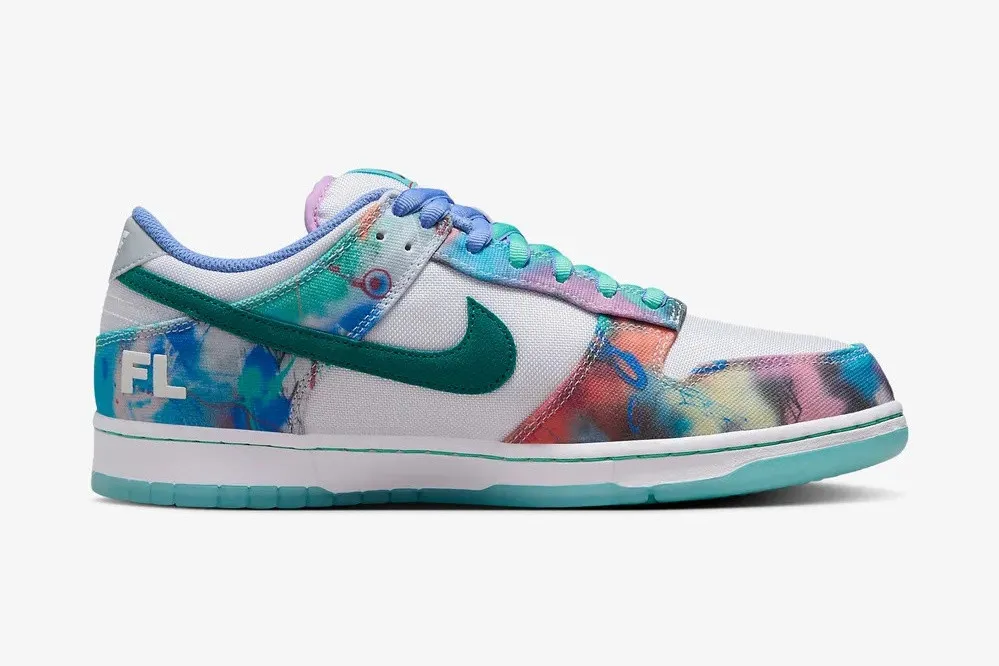 Futura Laboratories x Nike SB Dunk Low Bleached Aqua Geode Teal White HF6061-400