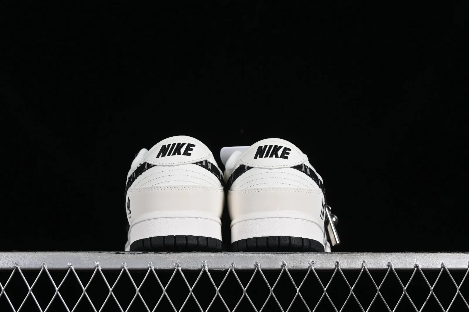 Nike SB Dunk Low MLB Off White Black Grey DQ1098-343