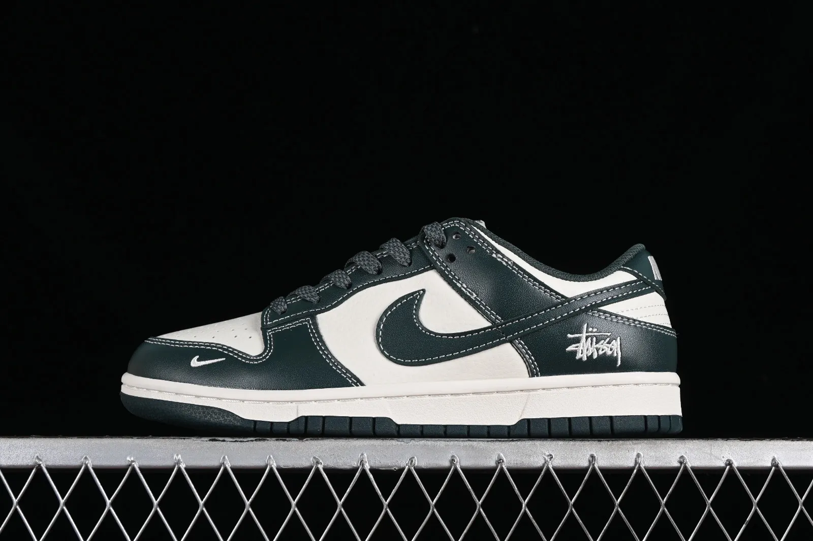 Nike SB Dunk Low Stussy Off White Dark Green BB9898-003