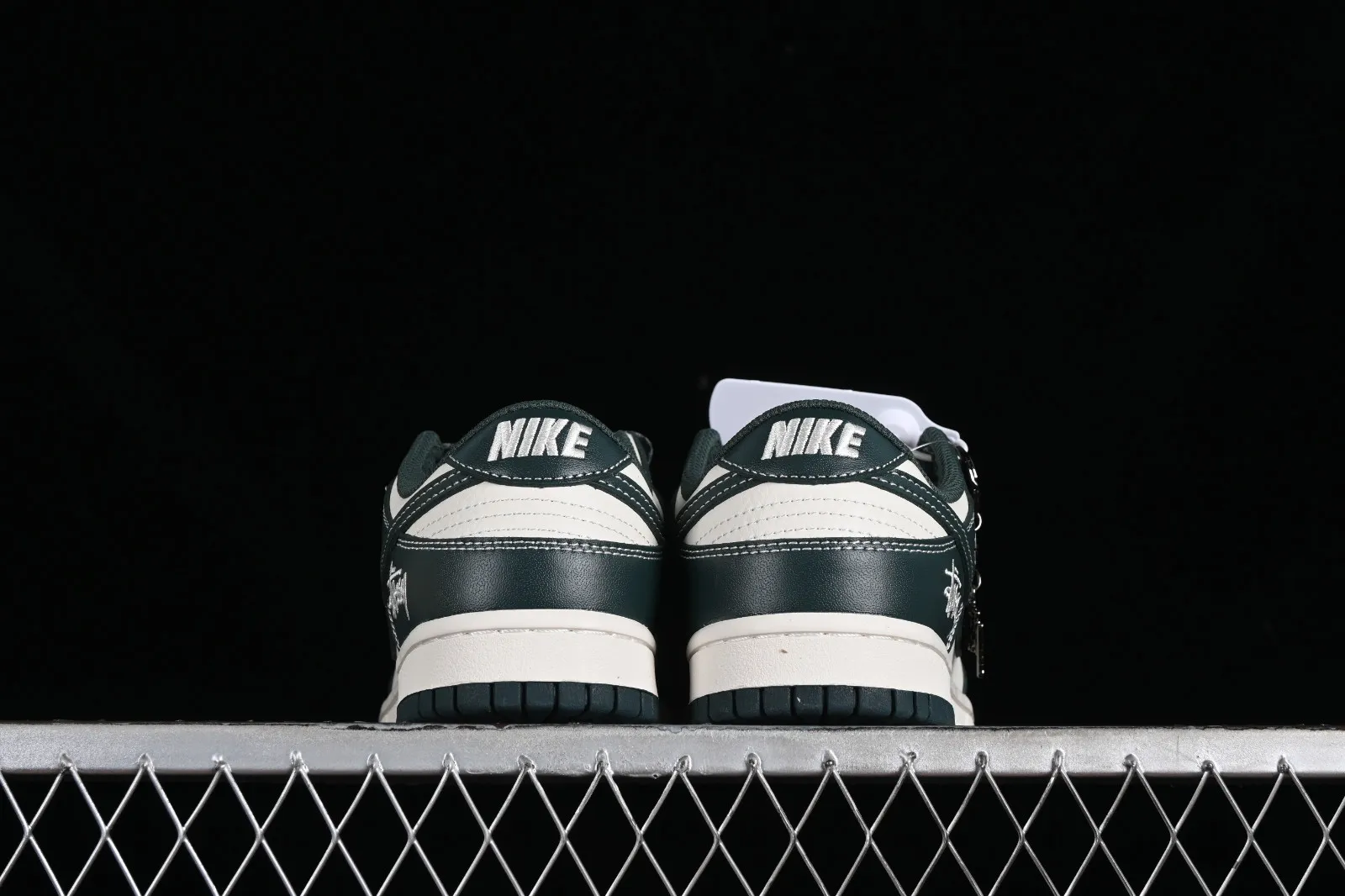 Nike SB Dunk Low Stussy Off White Dark Green BB9898-003