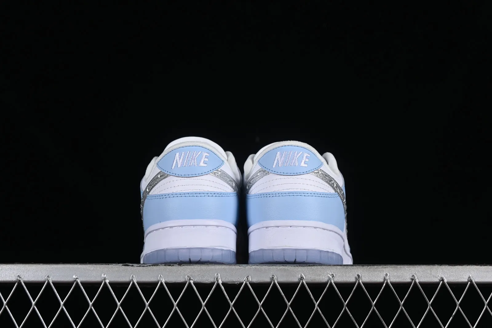 Nike SB Dunk Low White Blue Grey FD2562-300