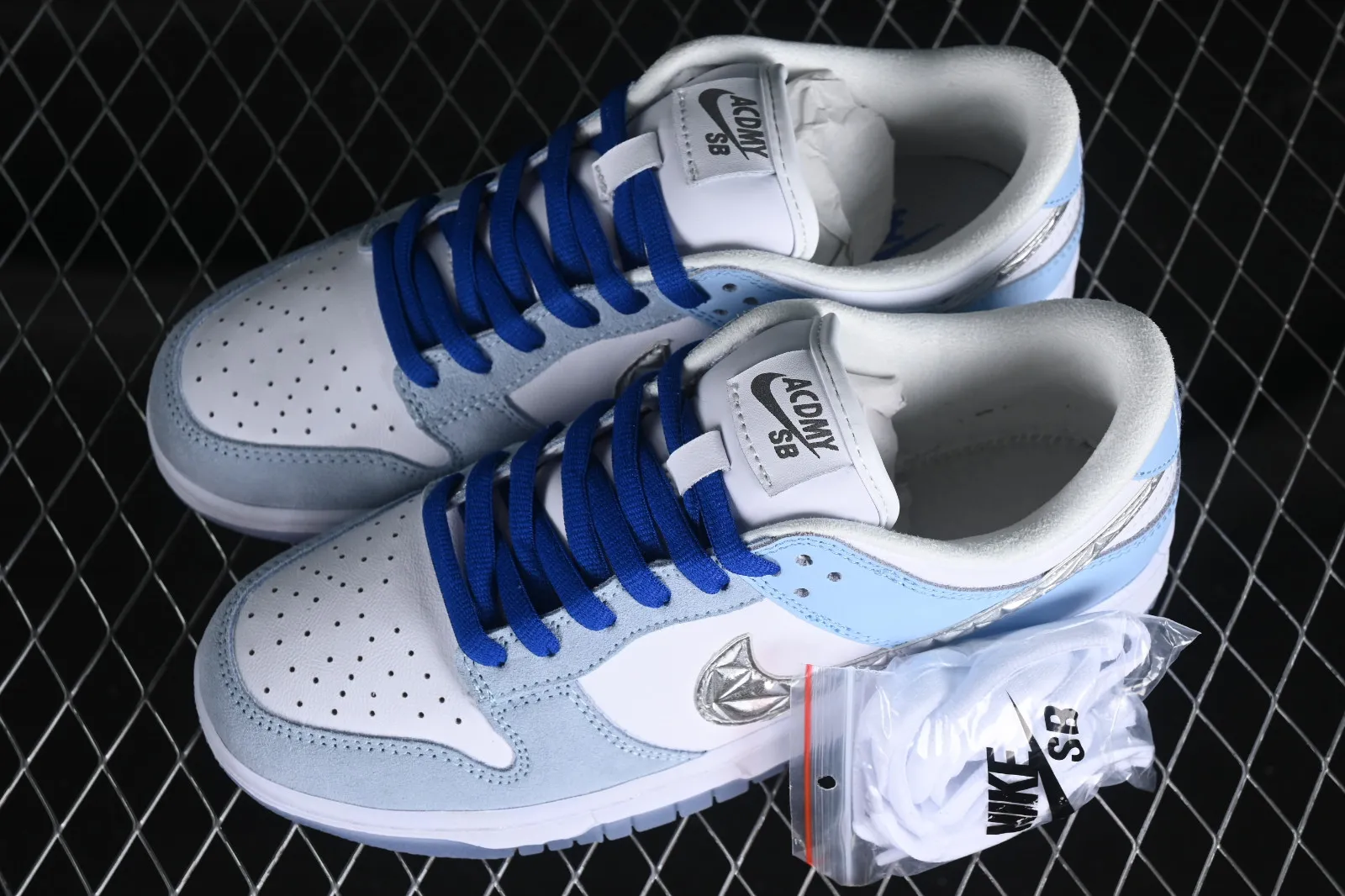 Nike SB Dunk Low White Blue Grey FD2562-300