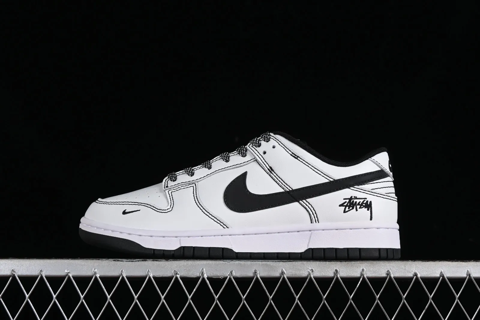 Stussy x Nike SB Dunk Low White Black FC1688-137